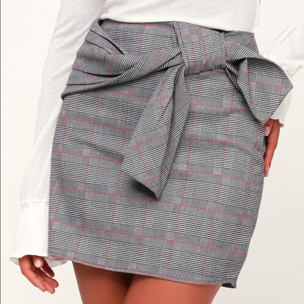 Lulus plaid skirt